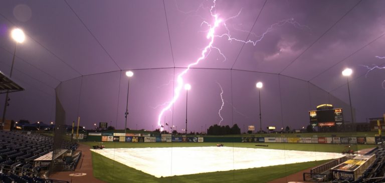 5 striking facts versus myths about lightning you should know