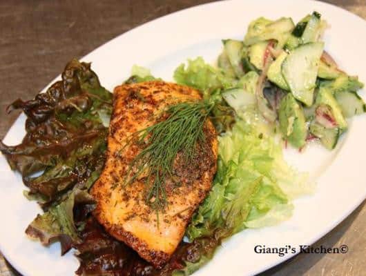 Delicious Quick Salmon with Avocado and Cucumber Salad