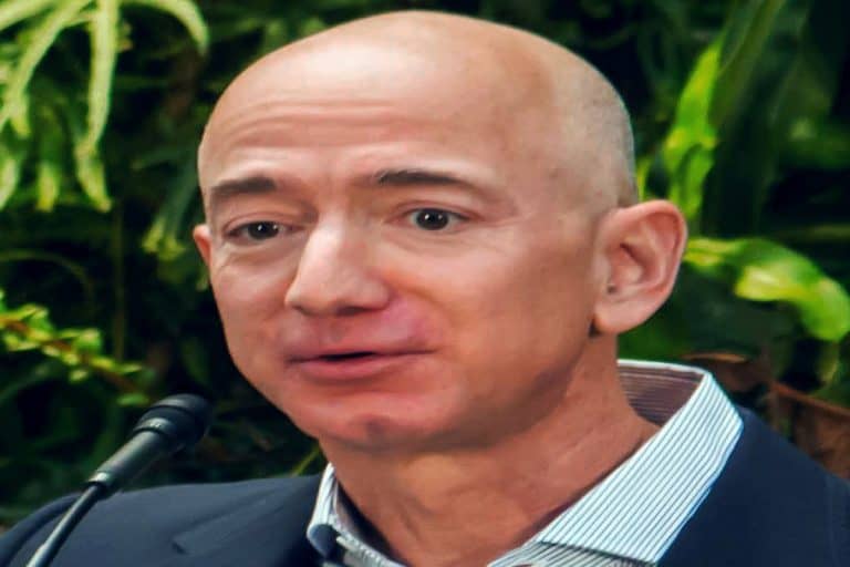 EX-Wife of Amazon Jeff Bezos Mackenzie Scott is Now the World’s Richest Woman.