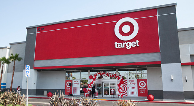 Target will give 350,000 workers an extra $200 bonus for the holidays
