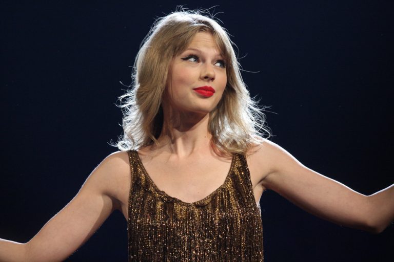 Taylor Swift Slams Scooter Braun as He Sells Her Catalog
