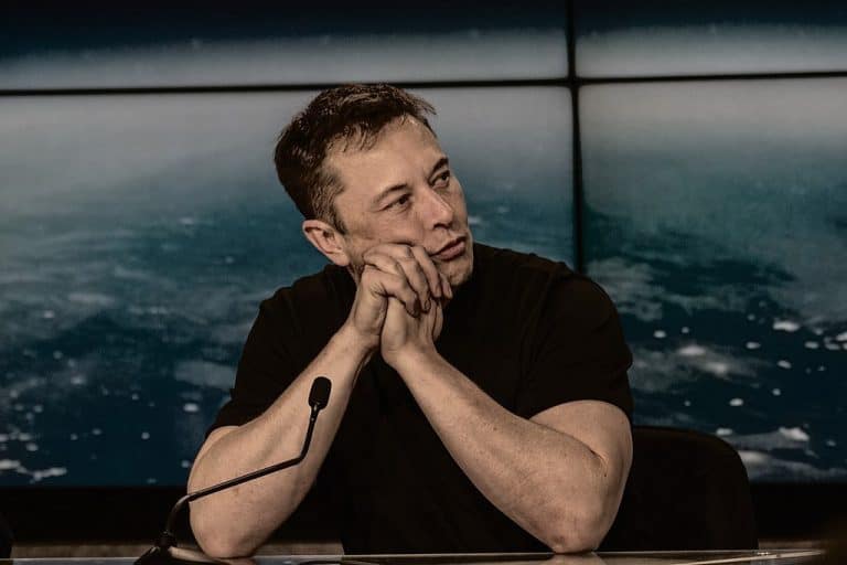 Elon Musk Recommends the Signal App instead of Facebook