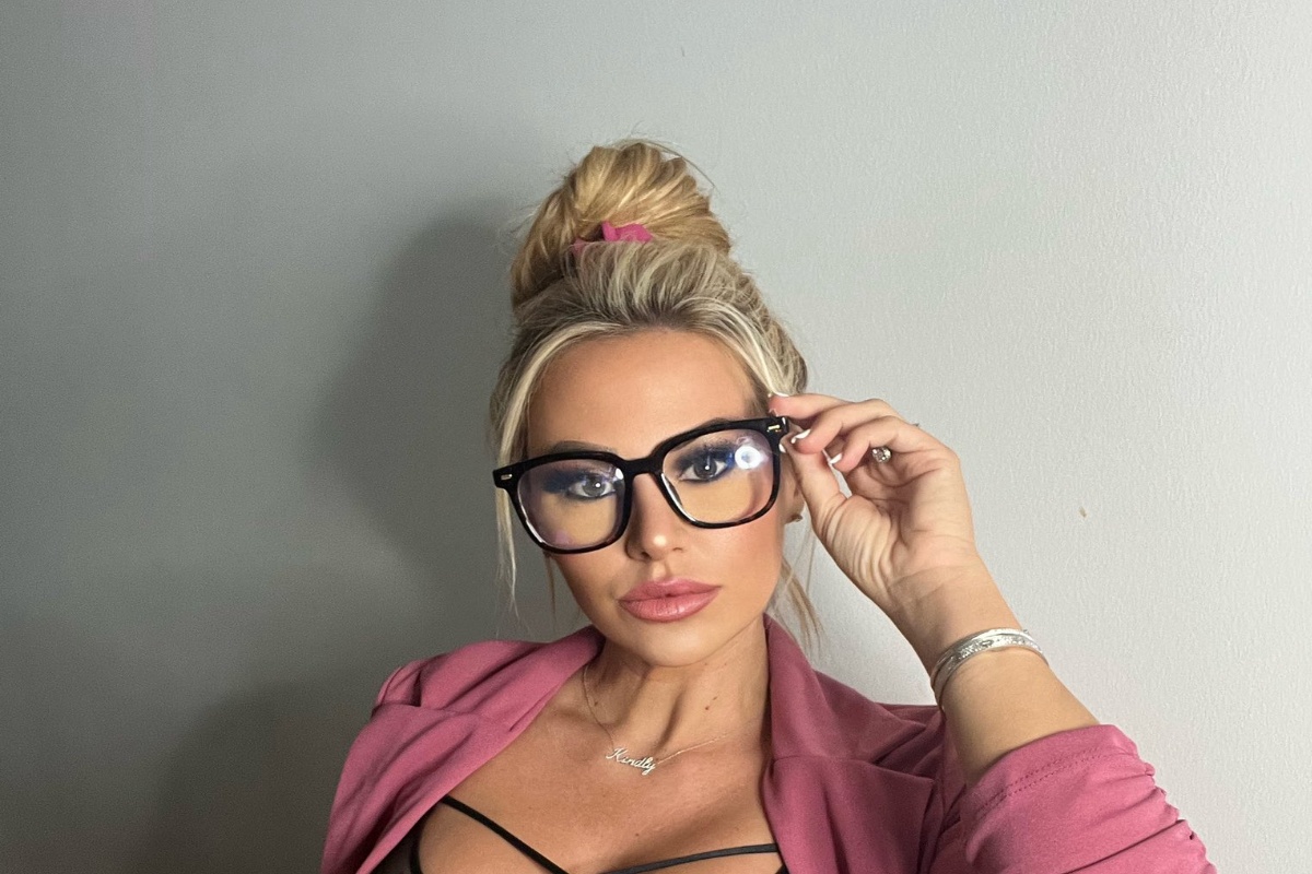 Celebrity Kindly Myers Shares How She Makes Money, Poses in Bikini at Poolside