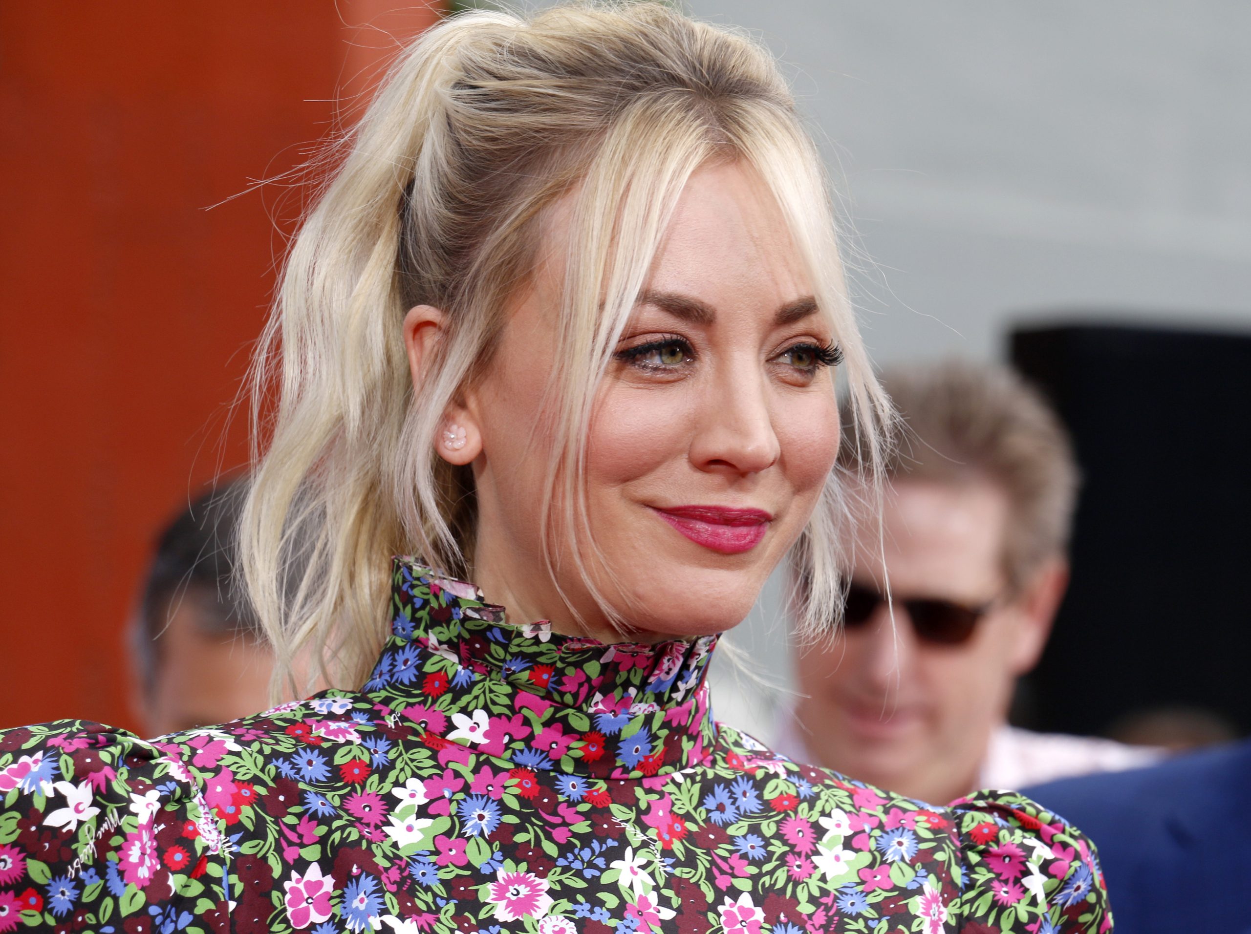 Celebrity Kaley Cuoco shows baby bump in fun photo dump, fans shower likes