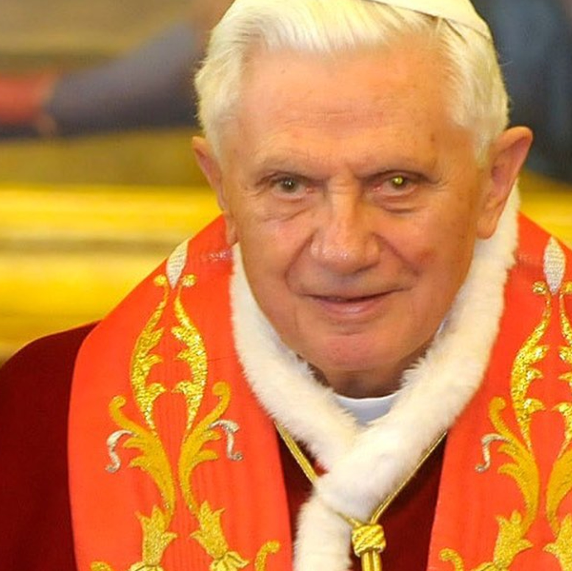 Tens of Thousands Pay Their Respects to Pope Benedict
