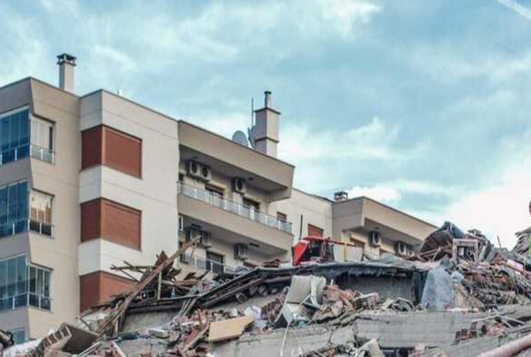 A powerful earthquake kills thousands of people in Turkey and Syria captured on Video