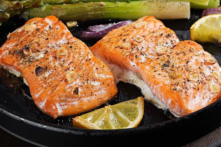 Simple Baked Salmon Recipe: The Secret to Baking Salmon Fillets to Perfection
