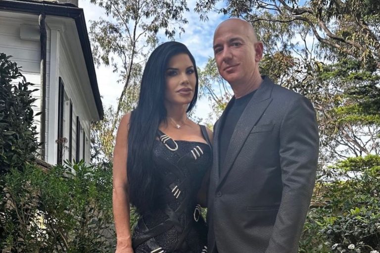 Celebrity Lauren Sanchez attends Versace Fall 2023 with billionaire boyfriend Bezos, wears edgy belt dress with simple jewelry