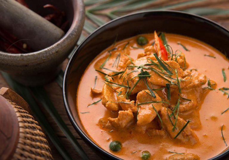Panang Nuer Recipe: Simple, Aromatic Thai-Style Red Curry Recipe With Chicken