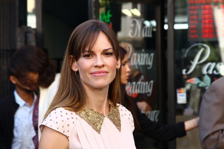 Celebrity couple Hillary Swank, Philip Schneider are parents, Swank posts birth of twins on web, fans pour in love
