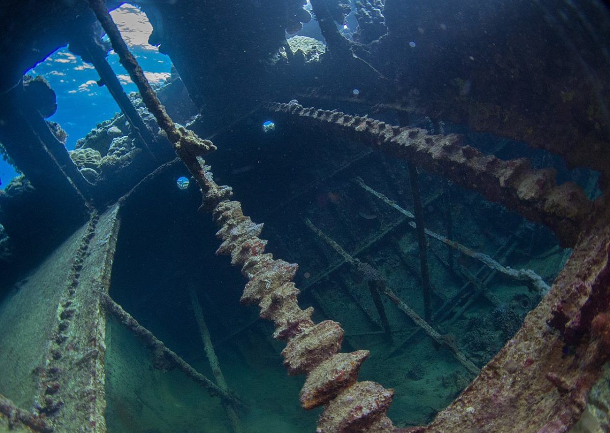 Breaking News: Missing submarine with tourists to see Titanic wreckage nowhere to be found