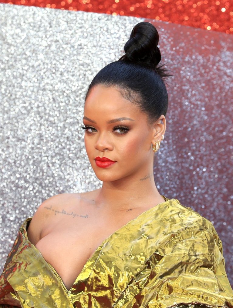Watch Celebrity billionaire Rihanna posts baby bump photos, web fans are ecstatic