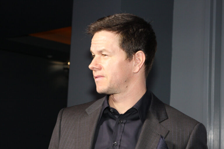 Watch Celebrity Mark Wahlberg posts shirtless video to promote brand, web fans comment