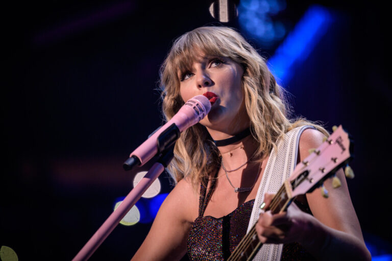 Celebrity Taylor Swift’s Eras Tour delights web fans, boosts economy, Federal Reserve says