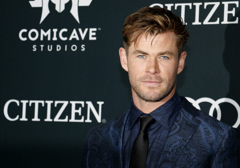 Watch Celebrity Chris Hemsworth goes shirtless on workout video, web fans say wow
