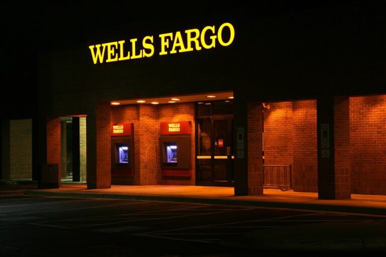 Customers at Wells Fargo Report Missing Deposits