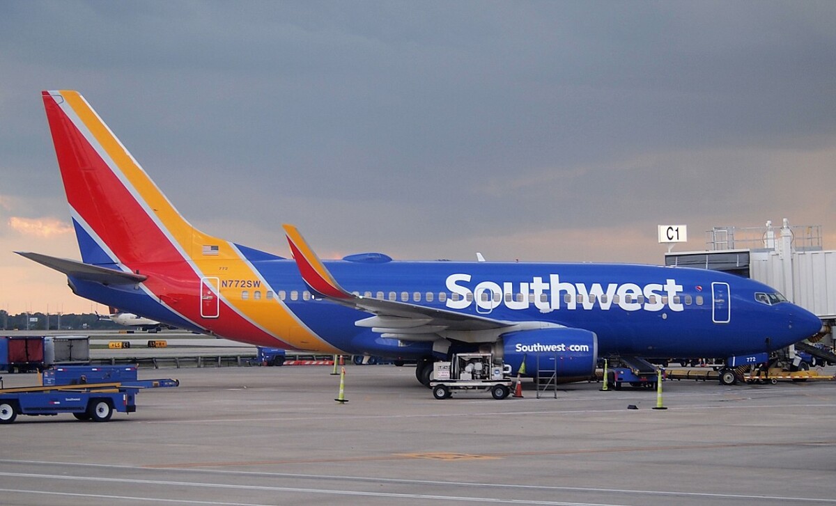 Watch: Mom Sues Soutwest Airlines for Racial Profiling Accuses Her of ...