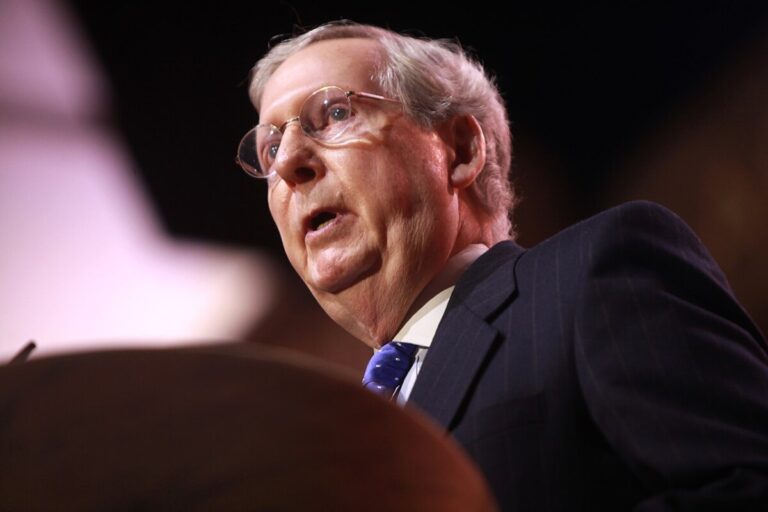 Sen. Mitch McConnel Freezes at The Podium at a Covington, Ky Event