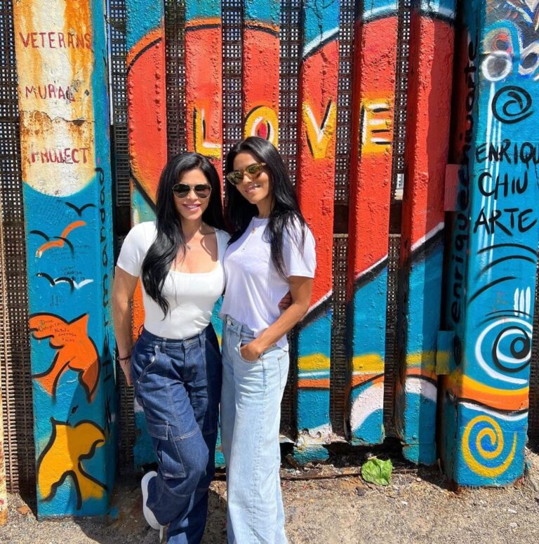 Celebrity fiancée of Jeff Bezos Lauren Sanchez shares volunteer work photos, celebrity friends and web fans show appreciation