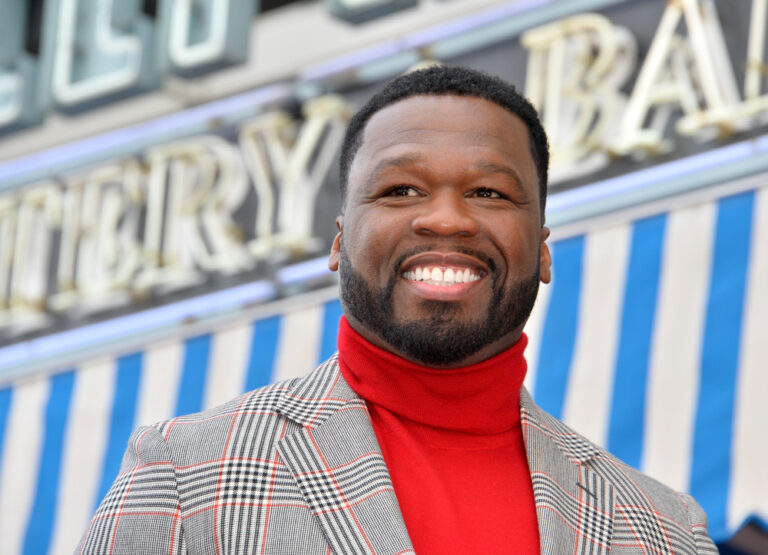 Watch Celebrity 50 Cent throws Mic, hits fan, becomes suspect in criminal battery