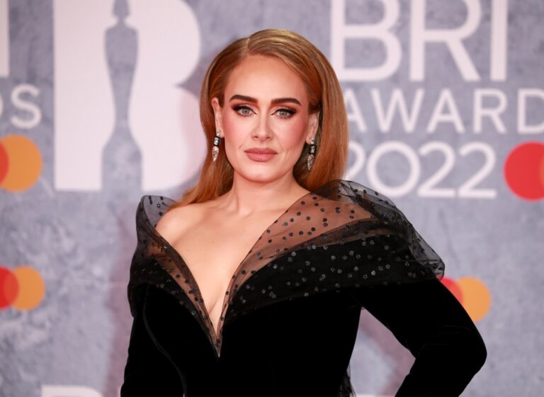 Watch Celebrity Adele praises celebrity Miley Cyrus, calls her a ‘legend’, web fans are delighted