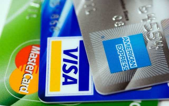 Americans Credit Card Debt Hits a Whopping $1 trillion.