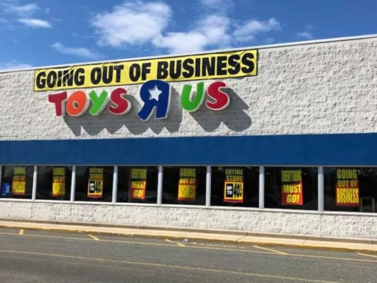 Toys R Us to open new flagship brick and mortar stores in US, and in airports, cruise lines