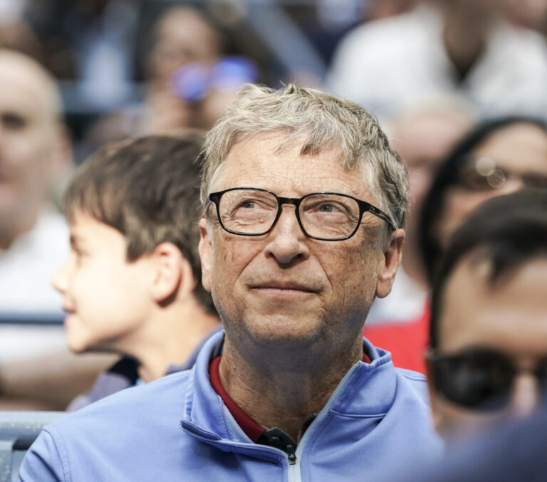 Billionaire Bill Gates Bets Big On Bud Light, buys 1.7 million shares for almost 100 million dollars