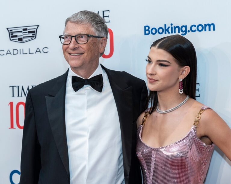 Phoebe Gates stuns in nude gown, gold and diamond jewelry in NY, Bill Gates attends Davos