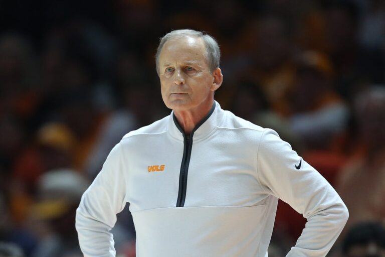 All business for Rick Barnes as Tennessee tangles with Texas