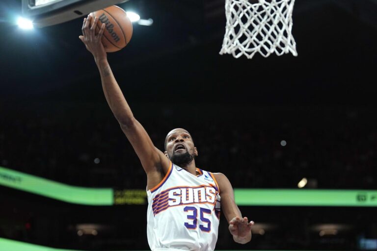 After latest milestone, Kevin Durant leads Suns vs. Hawks