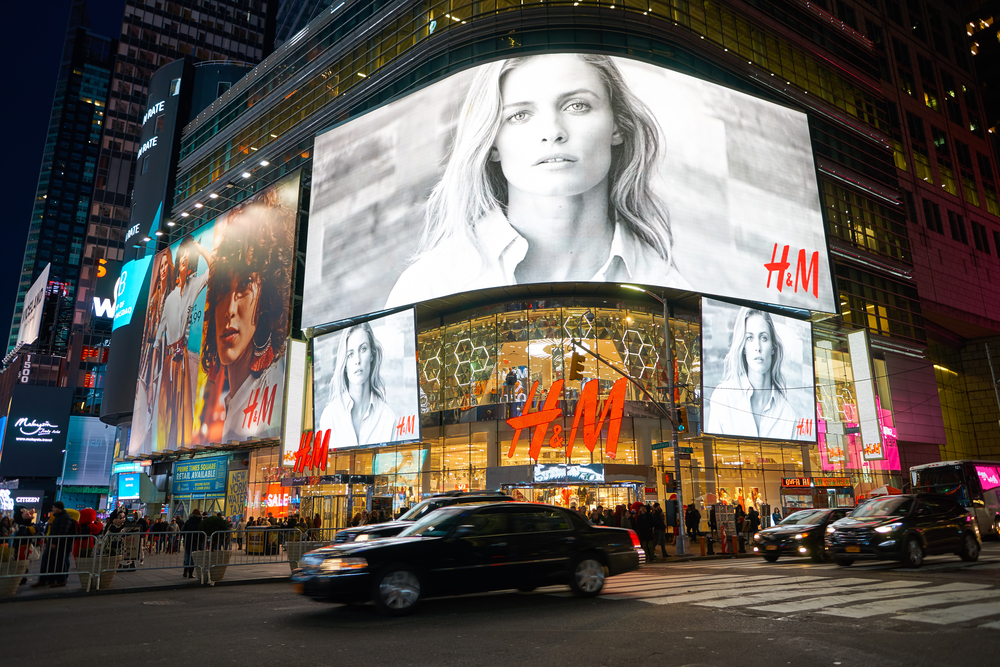 H&M profit beats analysts expectations, share leap by over 14 percent, CWEB upgrades stock value