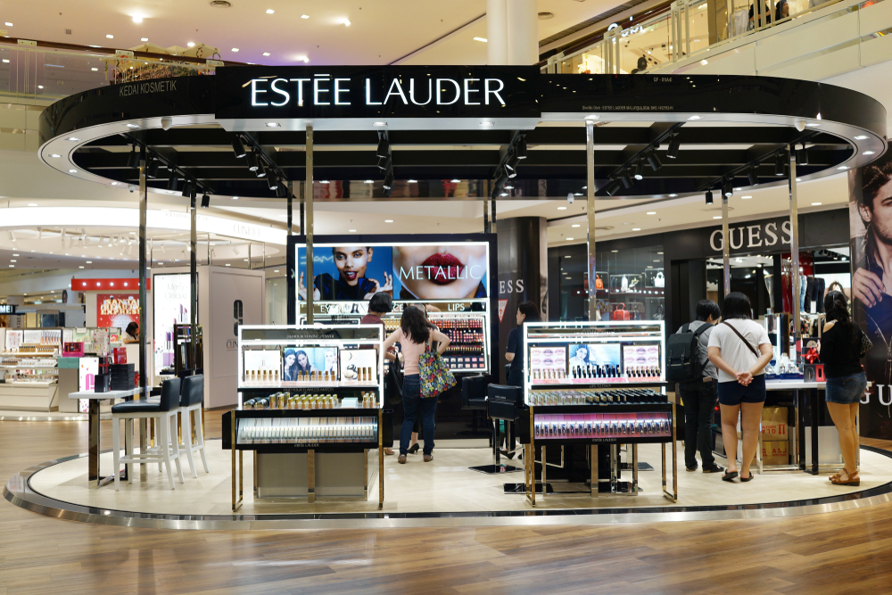 Analyst upgrades Estee Lauder, shares jump 5 percent, CWEB analyzes cosmetic company stock