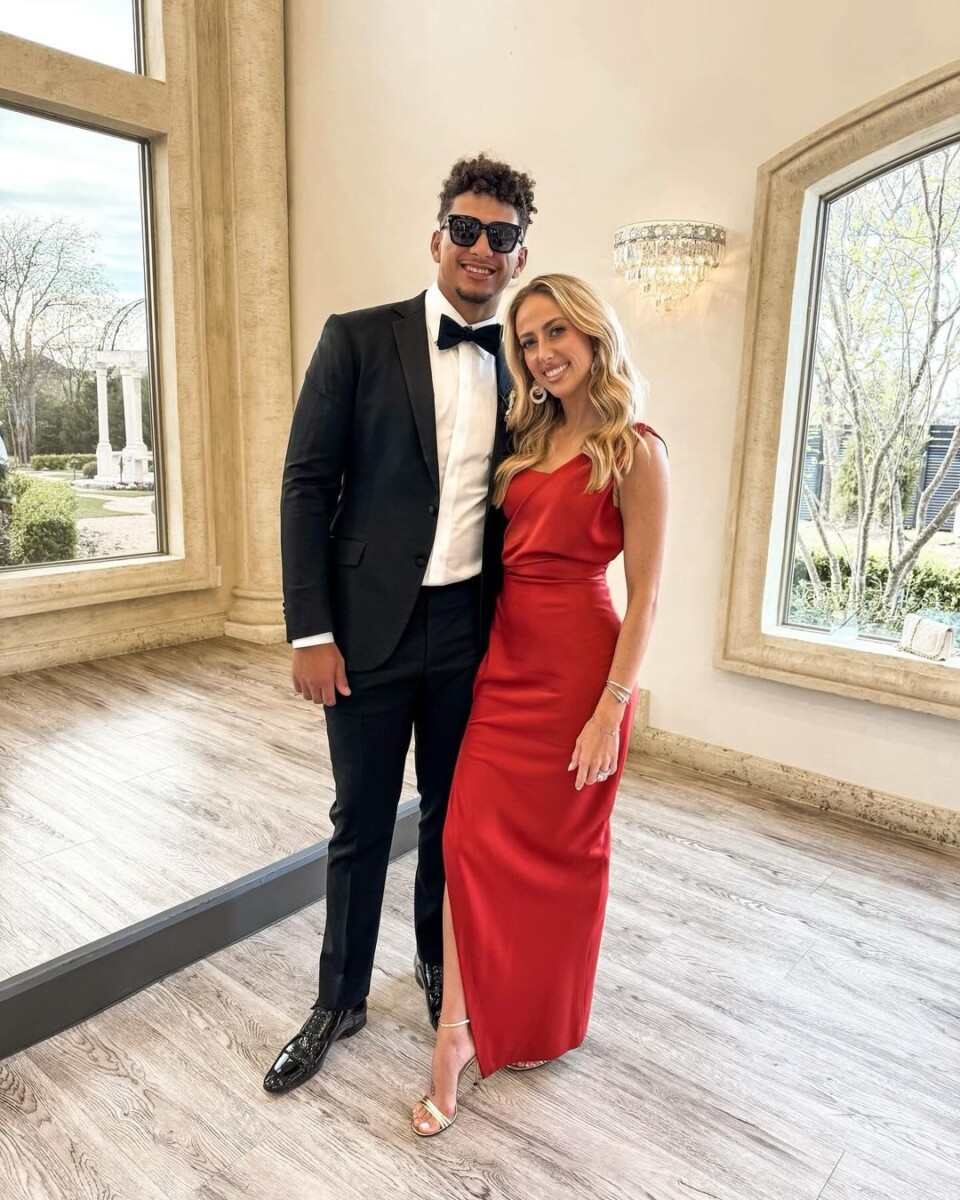 Celebrity Brittany Mahomes posts glam photos with NFL husband Patrick Mahomes, web fans pour love