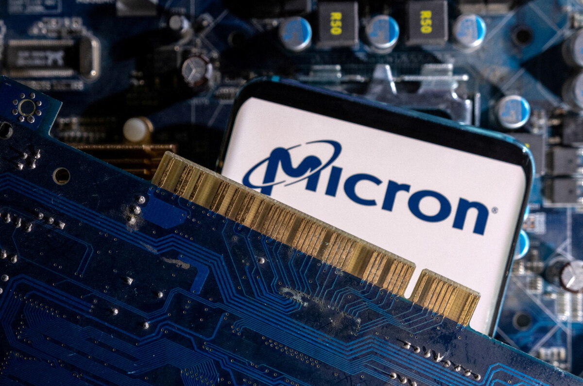 Micron Technology Inc. Sees Price Target Increase by Barclays